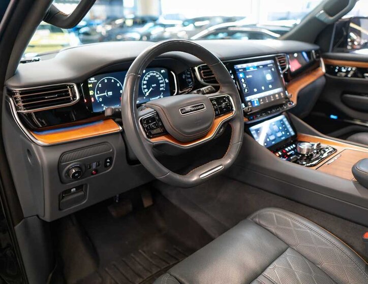 Jeep Grand Wagoneer 14