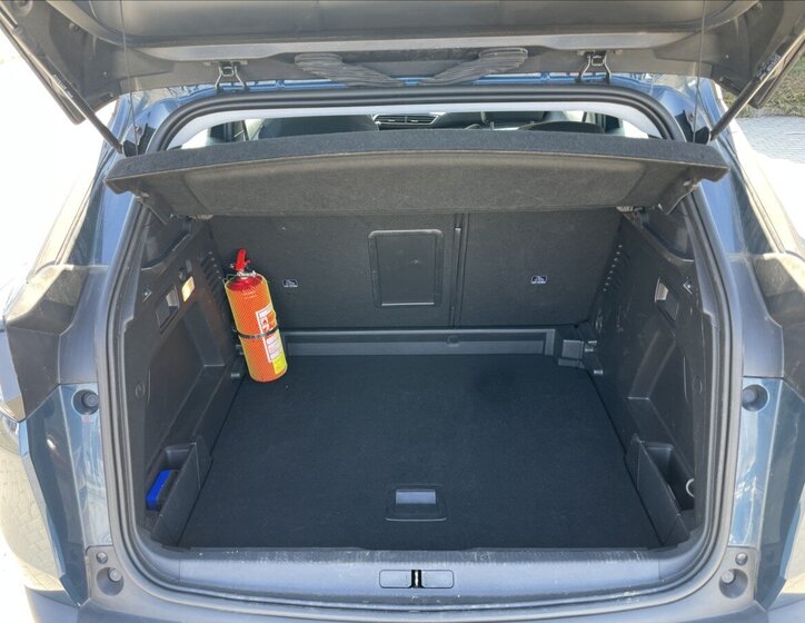 Peugeot 3008 MPV 1,2 l 96 kw