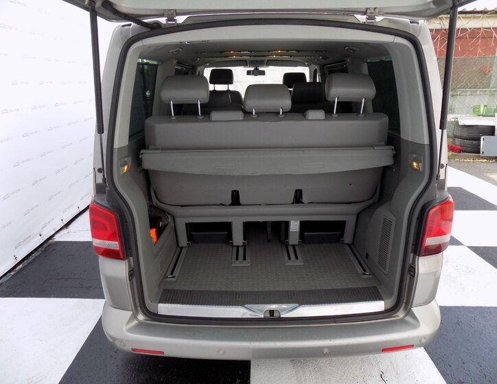 Volkswagen Multivan 8