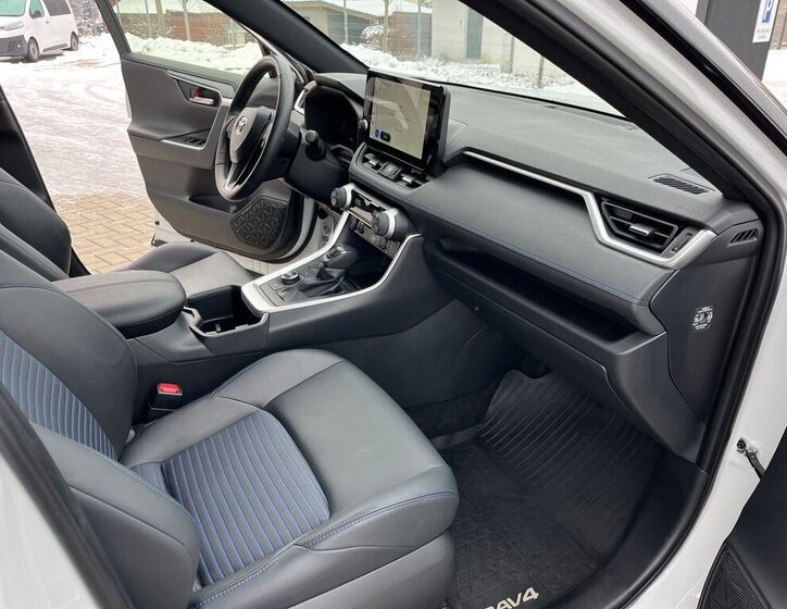 Toyota RAV4 SUV 2,5 l 131 kw