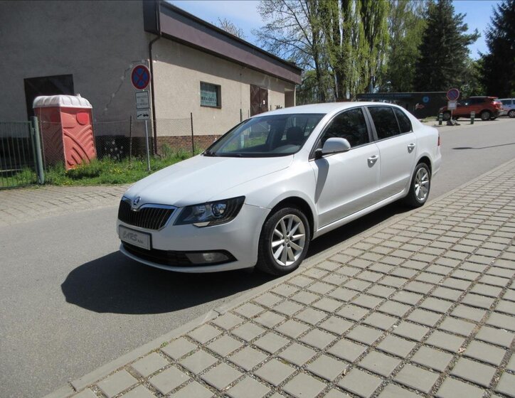 Škoda Superb Sedan / Limuzína 2,0 l 103 kw