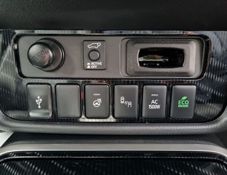 Mitsubishi Outlander SUV 2,4 l 165 kw