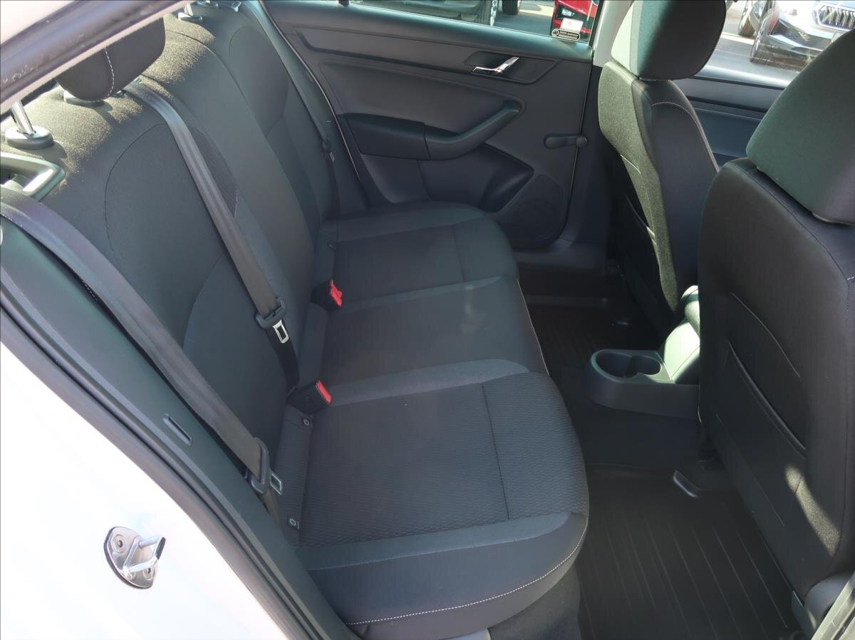 Škoda Rapid Sedan / Limuzína 1,2 l 63 kw