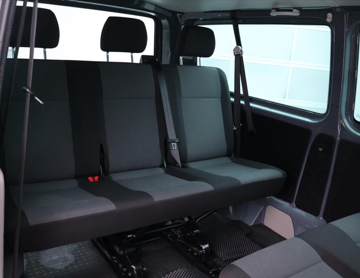 Volkswagen Transporter Kombi 2,0 l 110 kw