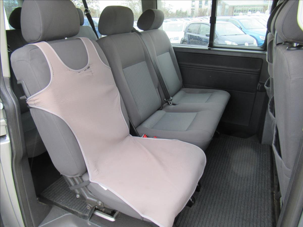 Volkswagen Caravelle MPV 2,5 l 96 kw