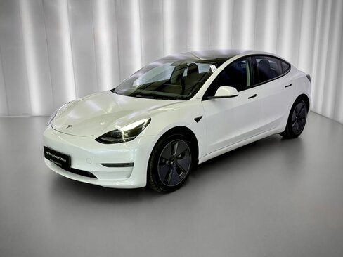 Tesla Model 3 Sedan / Limuzína 0,0 366 kw