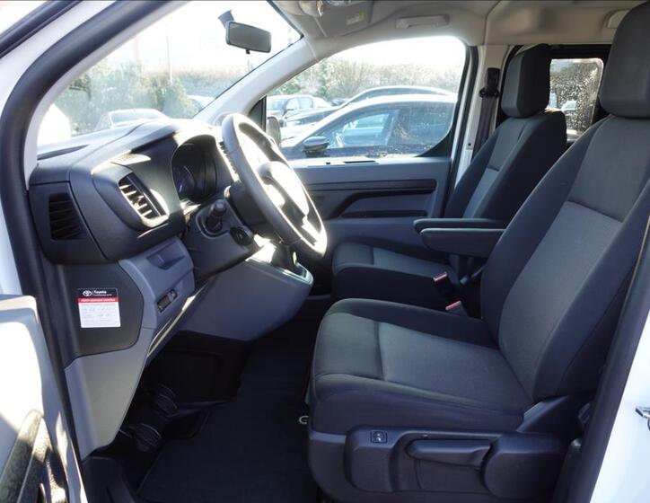 Toyota ProAce Verso 10