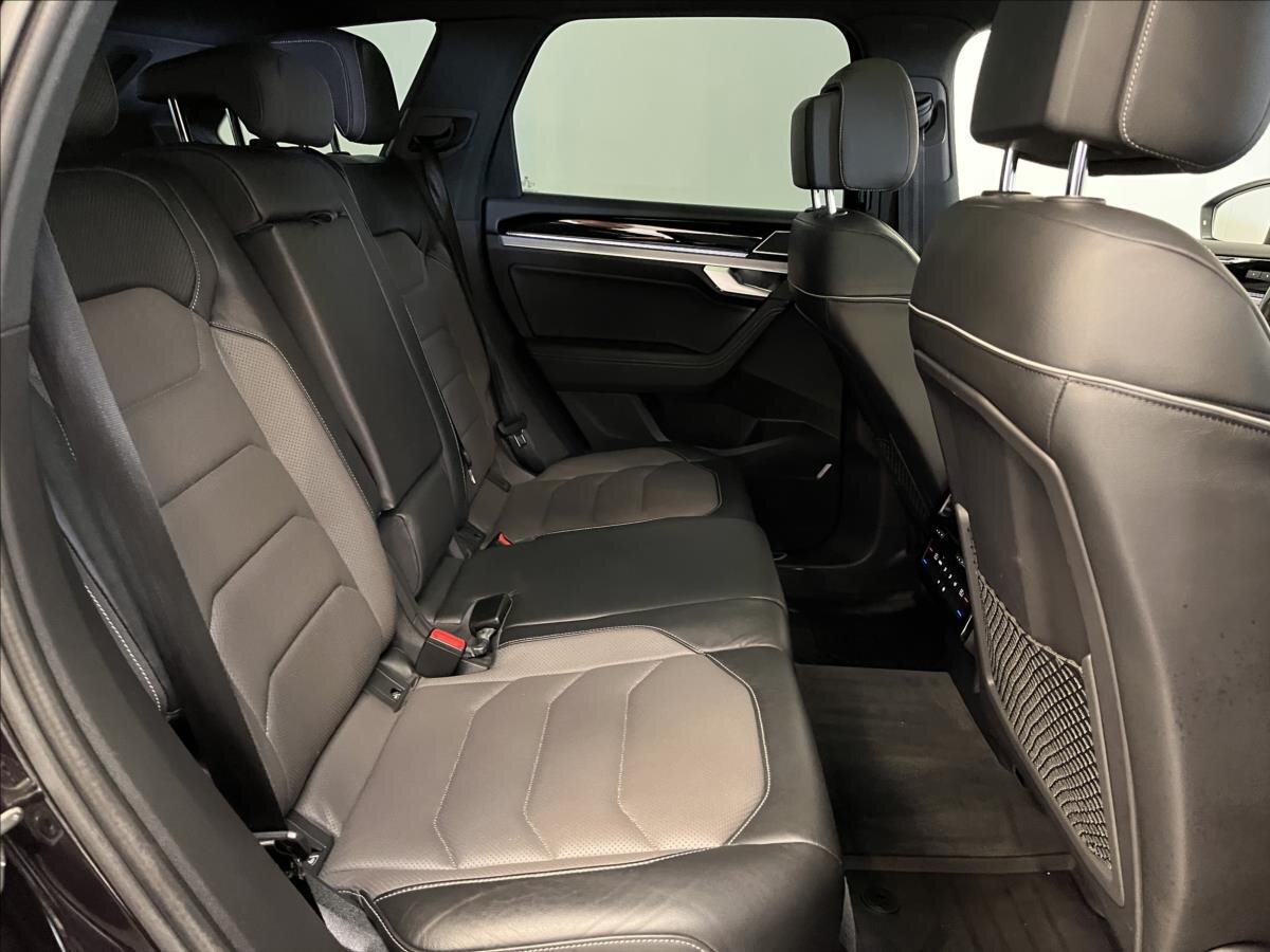 Volkswagen Touareg SUV / Terénní 3,0 l 210 kw