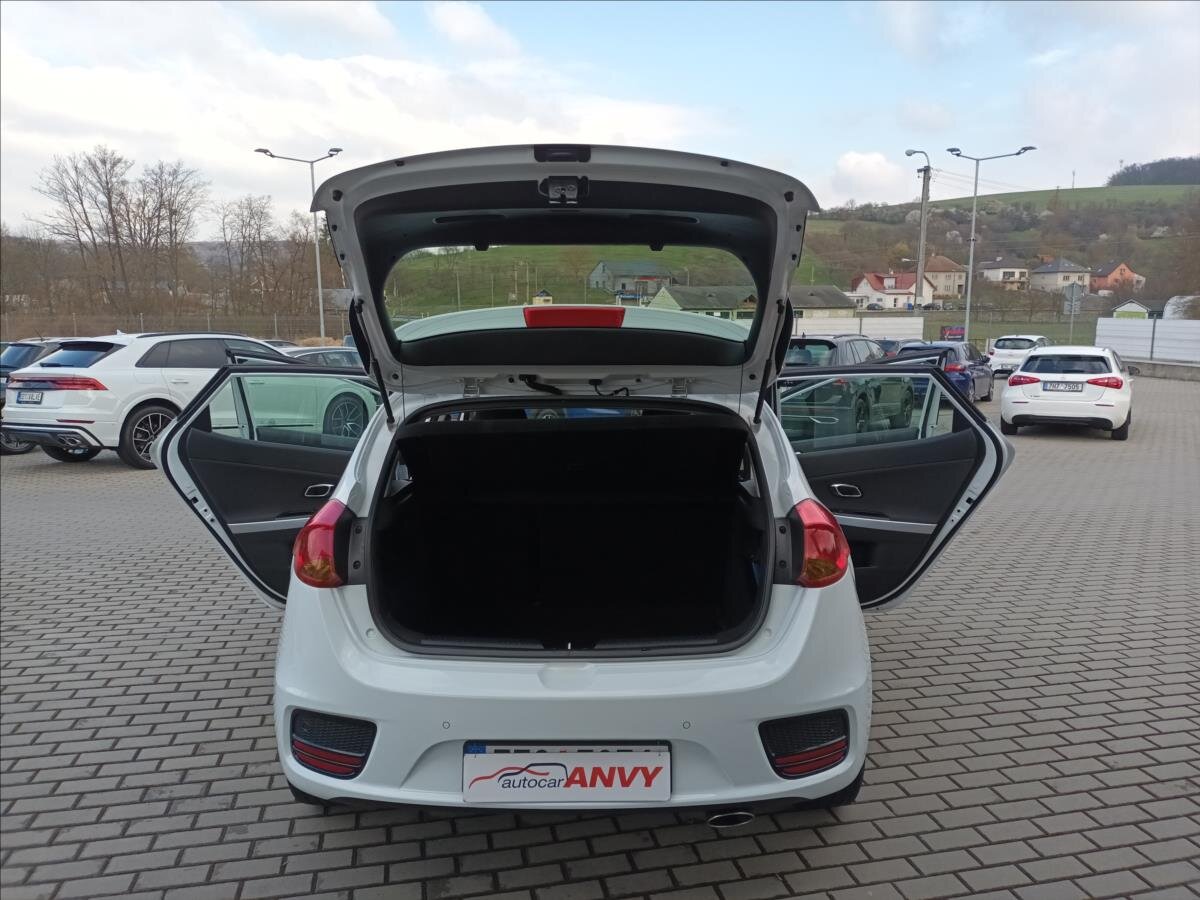 KIA Ceed Hatchback 1,4 l 73 kw