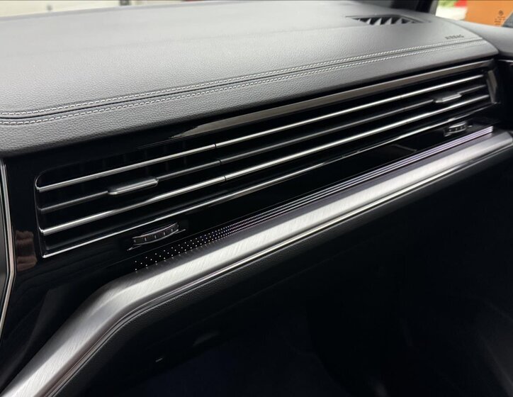 Volkswagen Touareg SUV 3,0 l 210 kw