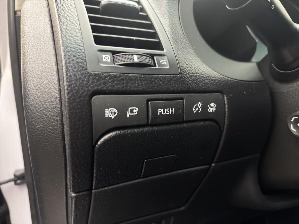 Lexus GS 300 Sedan / Limuzína 3,0 l 183 kw