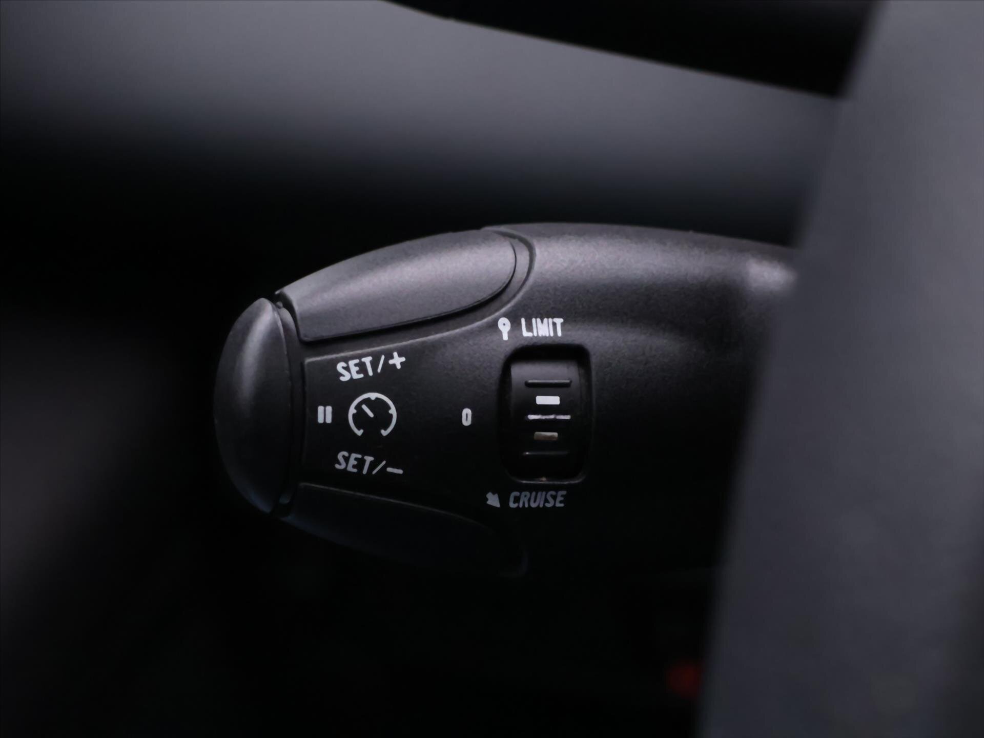 Peugeot 5008 MPV 1,6 l 88 kw