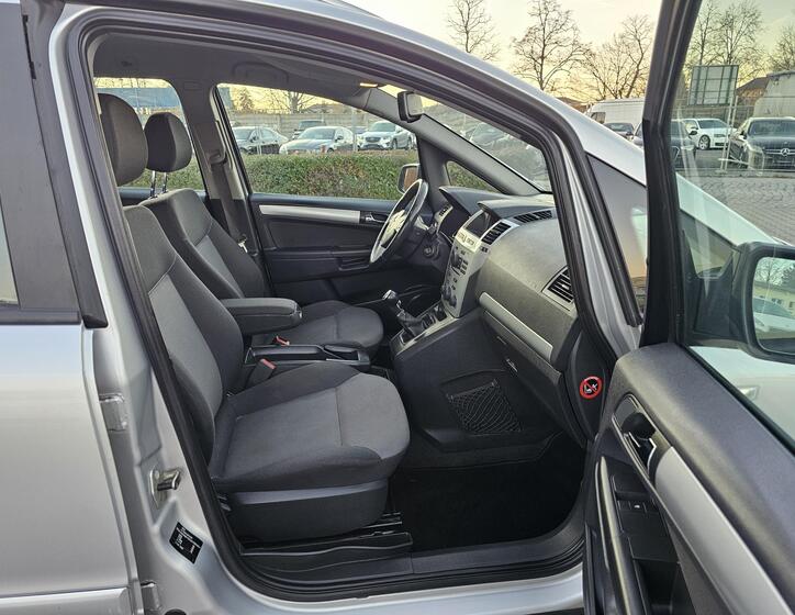 Opel Zafira 26
