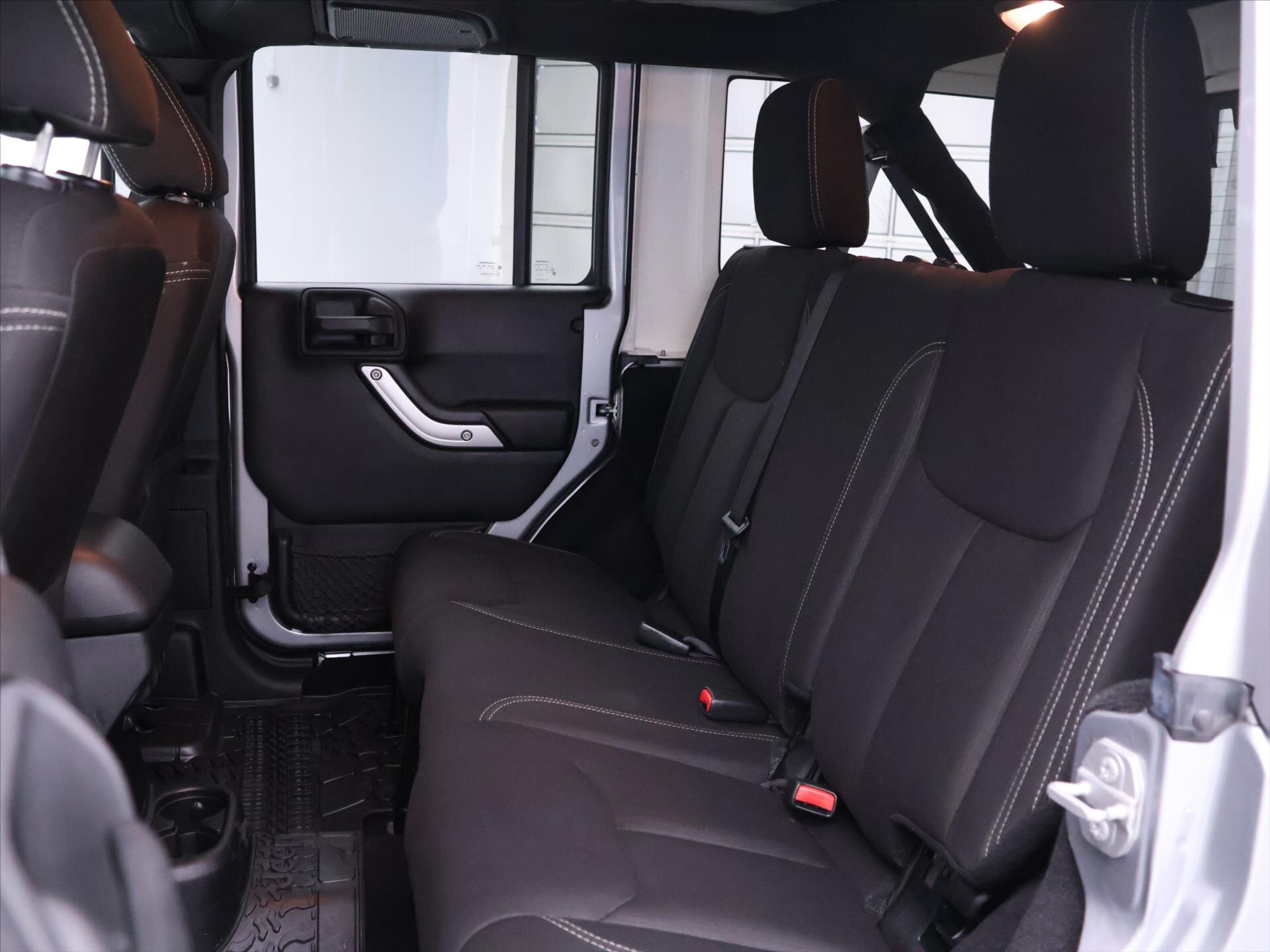 Jeep Wrangler SUV / Terénní 2,8 l 147 kw