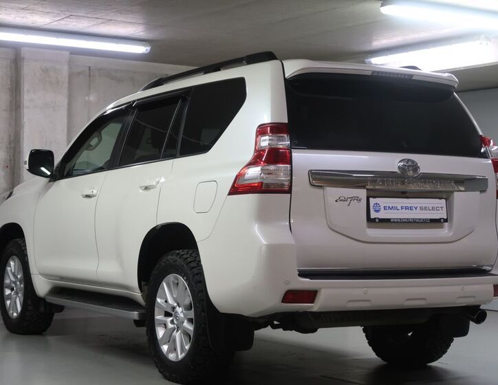 Toyota Land Cruiser 7
