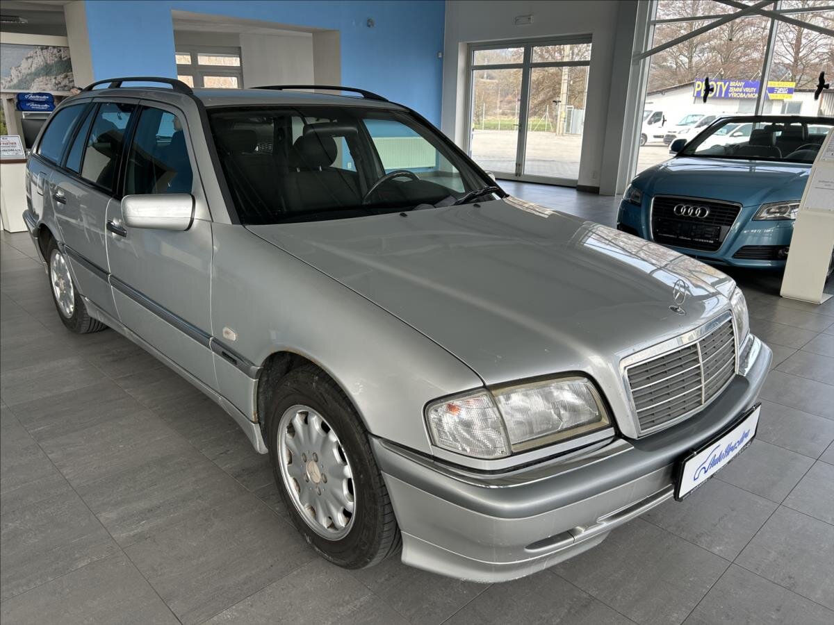 Mercedes-Benz Třídy C Kombi 2,0 l 141 kw