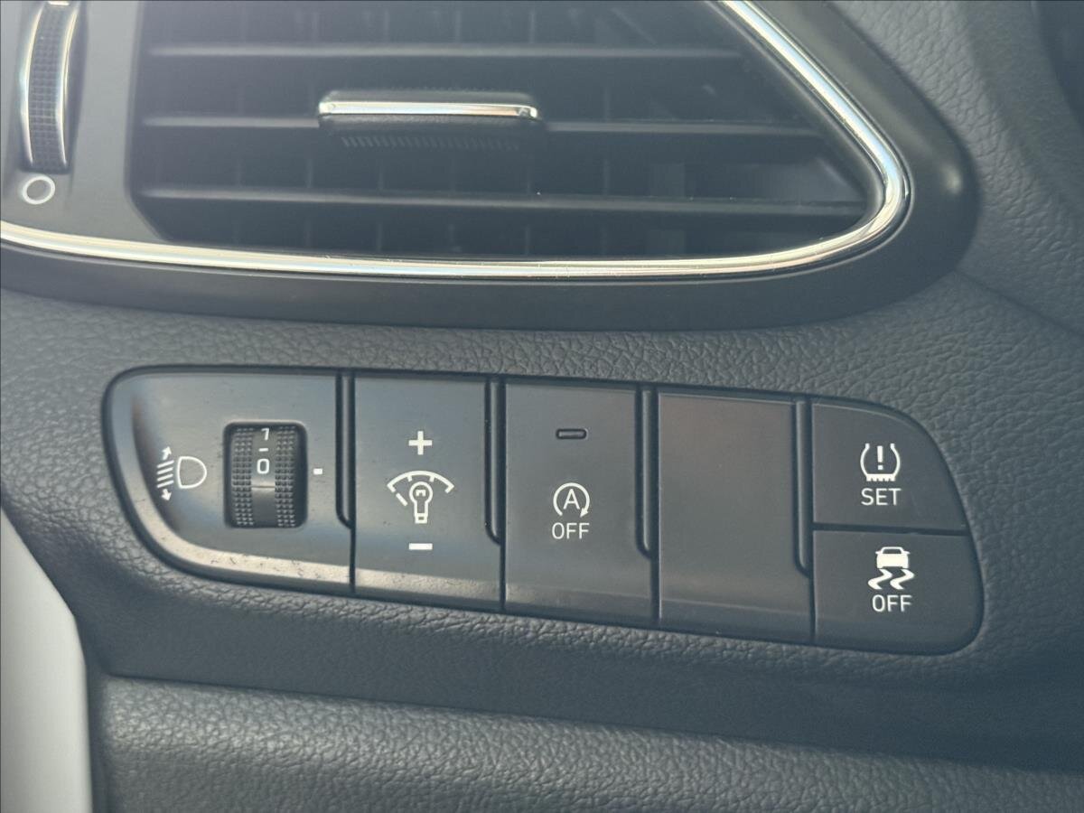 Hyundai i30 Hatchback 998,0 88 kw