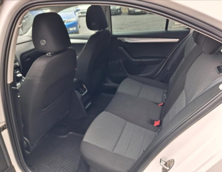 Škoda Octavia Sedan / Limuzína 1,6 l 66 kw