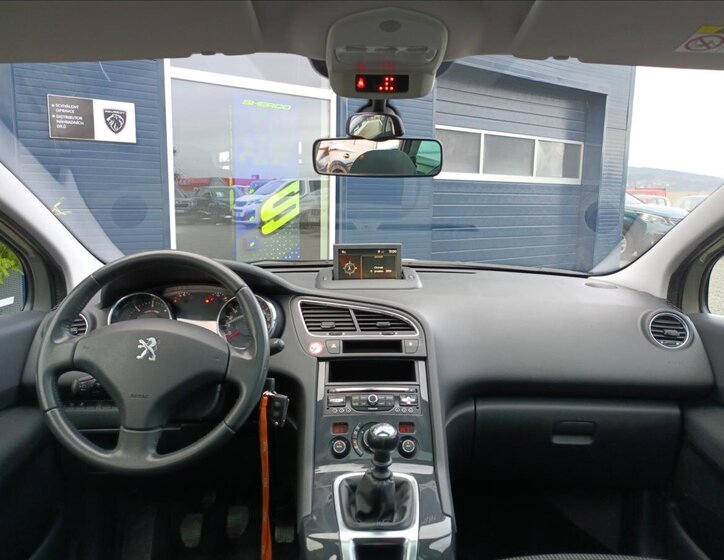 Peugeot 5008 SUV 1,6 l 88 kw