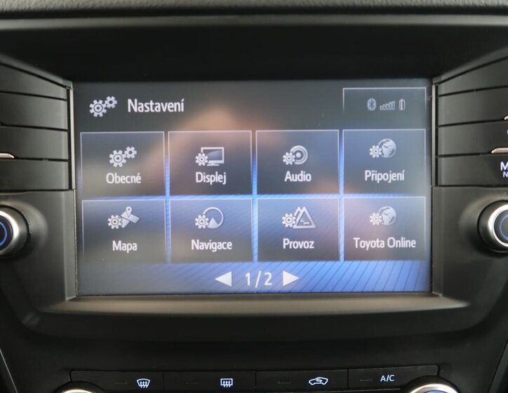 Toyota Avensis Kombi 2,0 l 105 kw