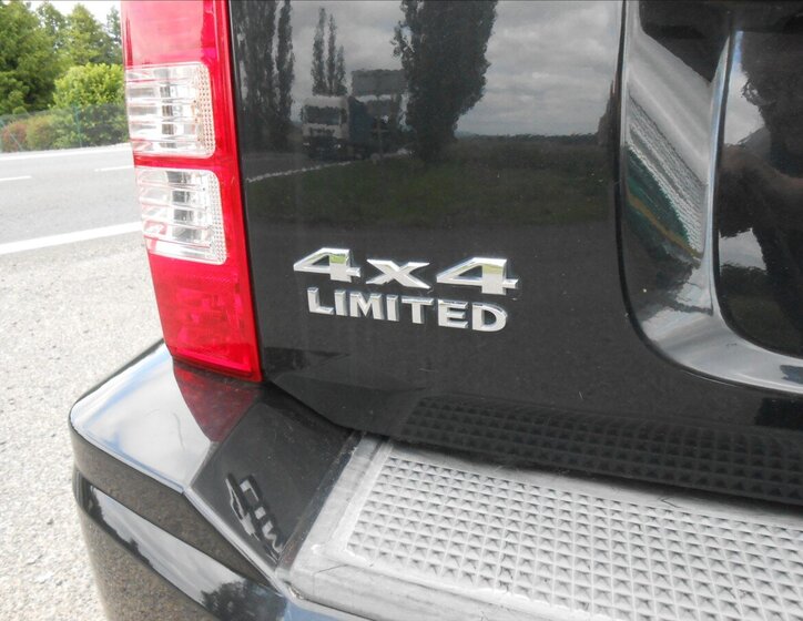 Jeep Cherokee SUV 3,7 l 151 kw