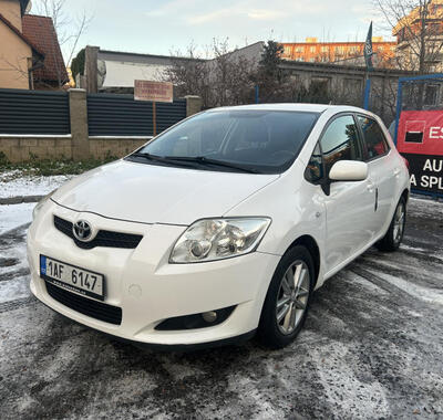 Toyota Auris 1