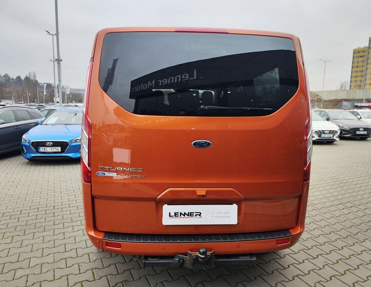 Ford Tourneo Custom 5