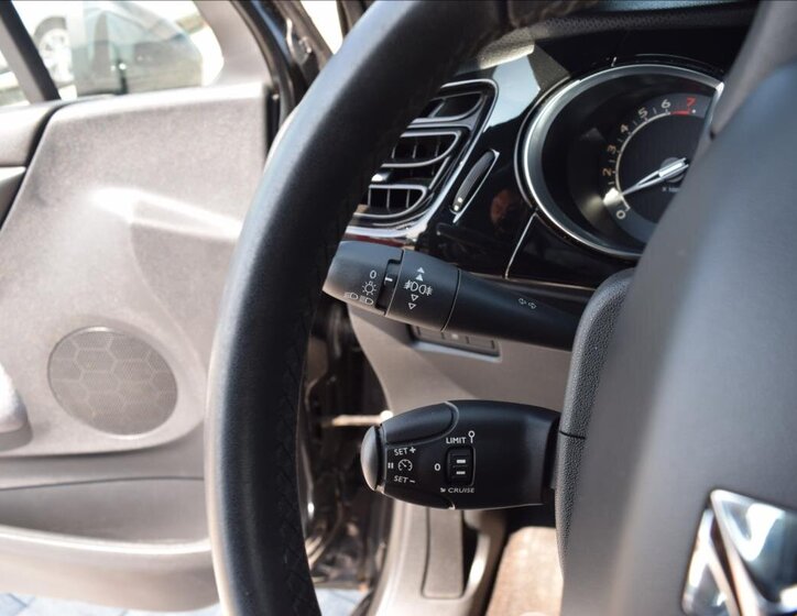 Citroën DS3 Hatchback 1,2 l 60 kw