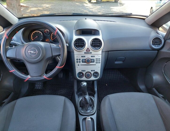 Opel Corsa Hatchback 1,2 l 51 kw