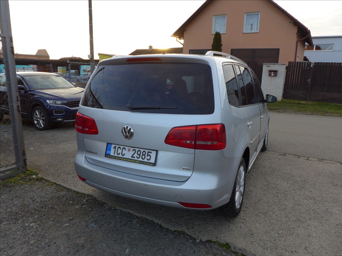 Volkswagen Touran Kombi 1,6 l 77 kw
