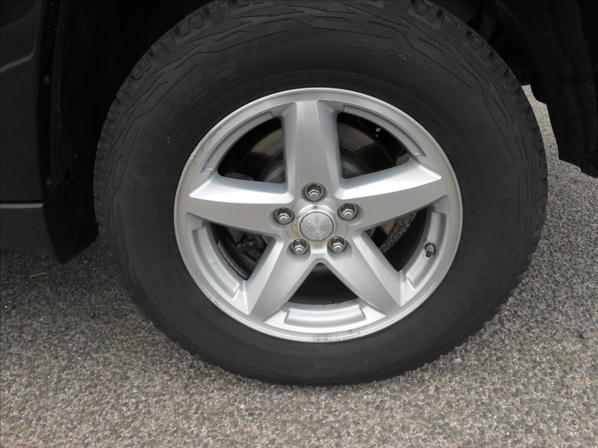 Jeep Cherokee SUV 3,7 l 151 kw