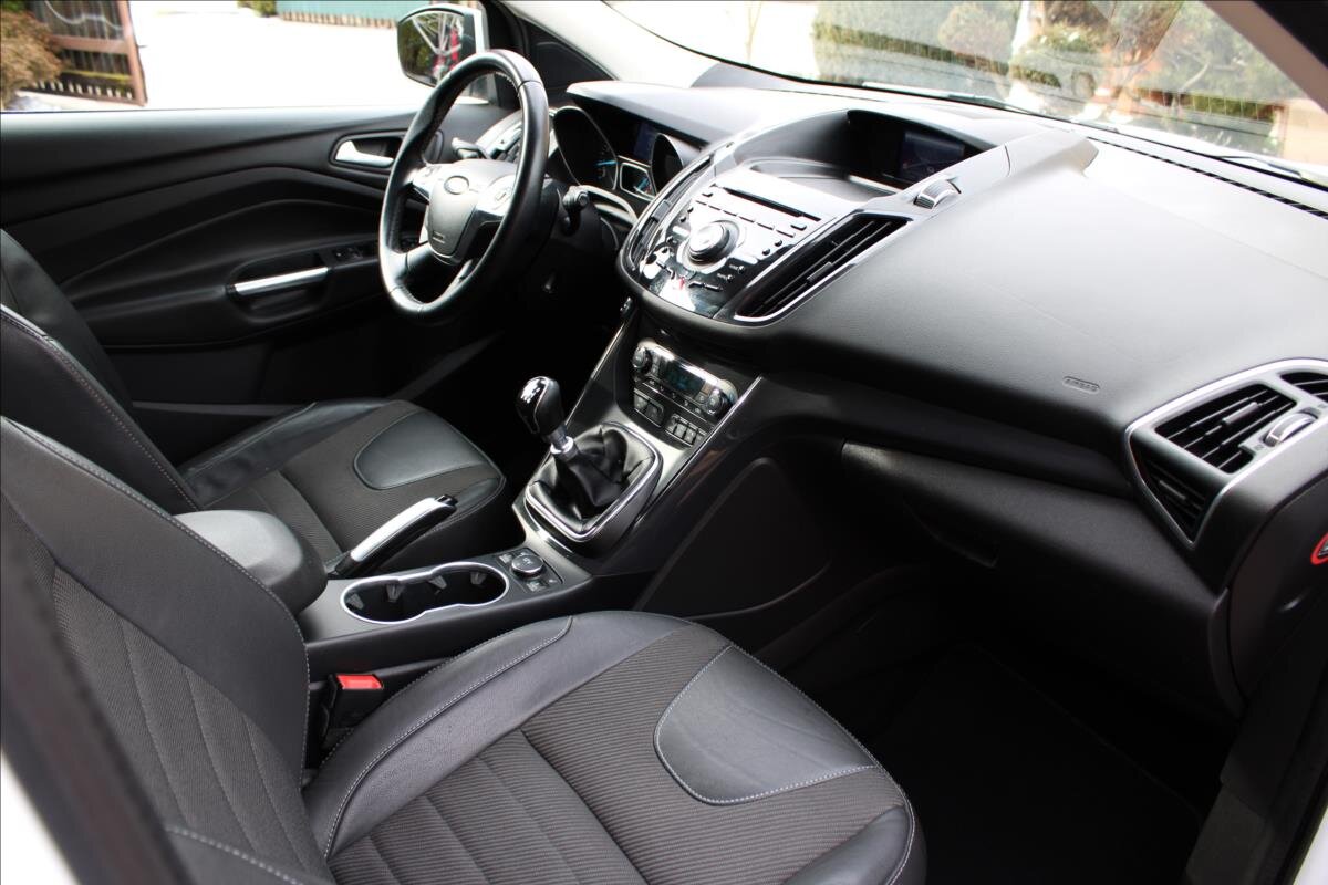 Ford Kuga SUV 1,5 l 110 kw