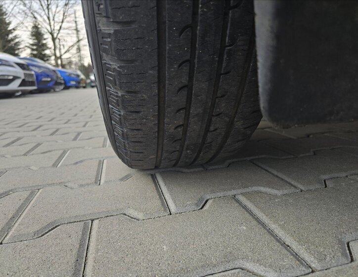 Honda CR-V Kombi 2,0 l 114 kw