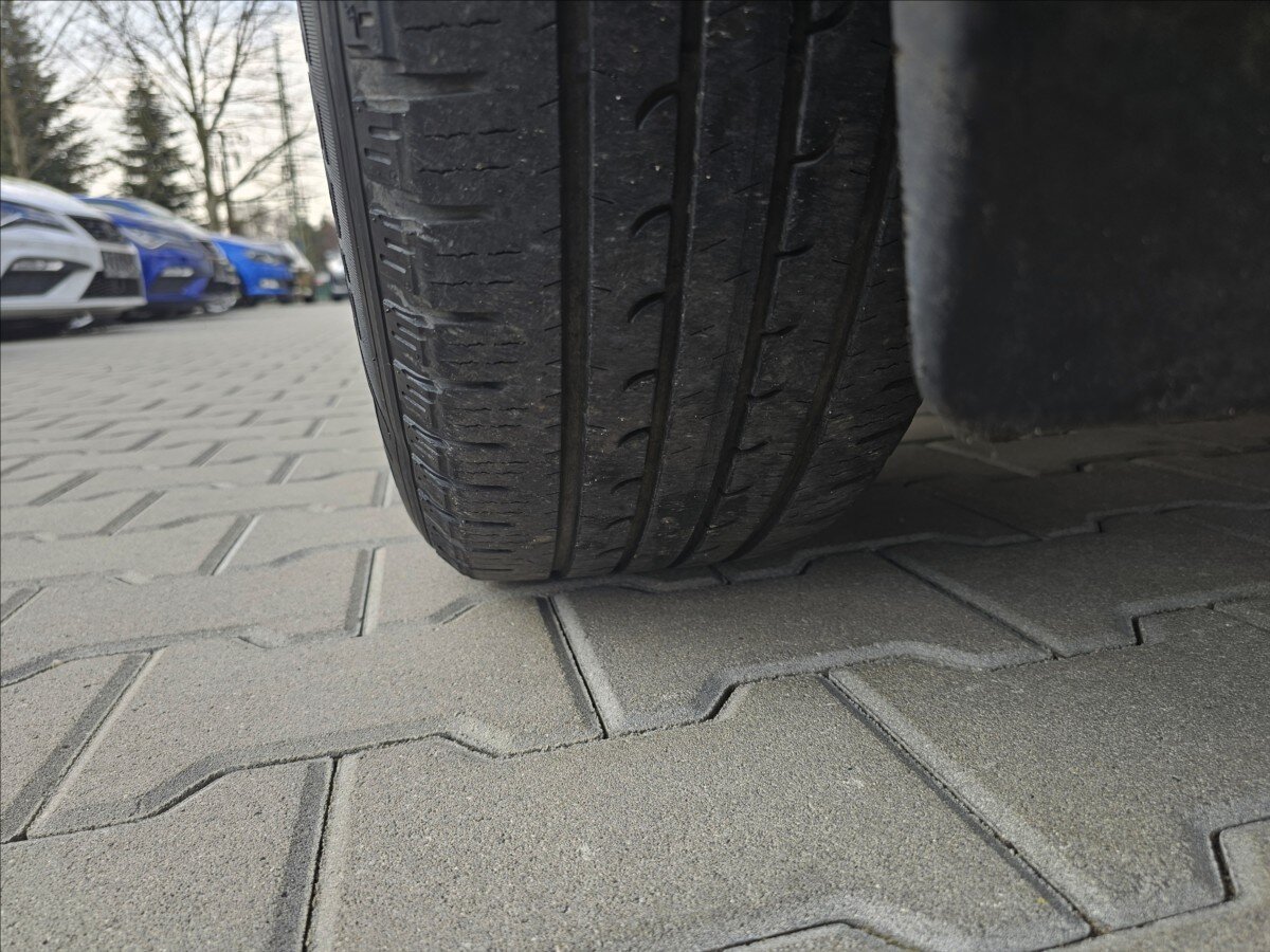 Honda CR-V Kombi 2,0 l 114 kw