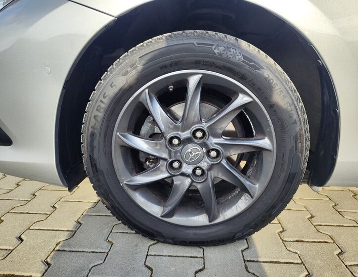Toyota Auris Hatchback 1,6 l 97 kw