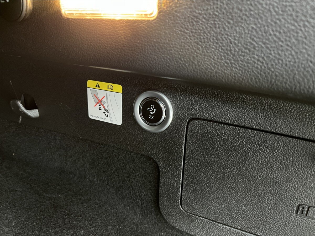 Ford Kuga Kombi 2,0 l 132 kw