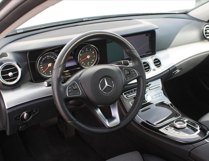Mercedes-Benz Třídy E Sedan / Limuzína 2,0 l 155 kw