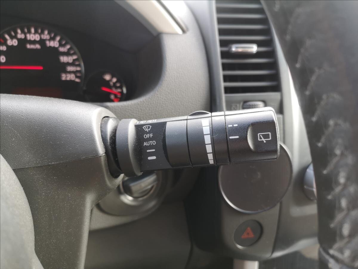 Nissan Pathfinder Kombi 2,5 l 140 kw