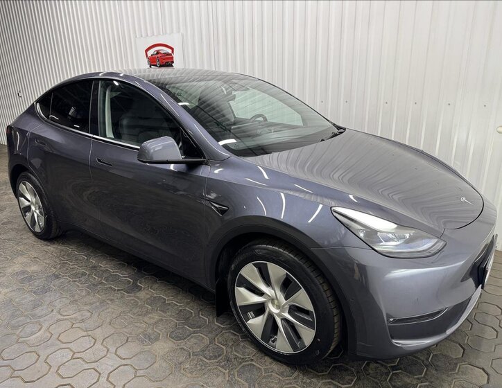 Tesla Model Y SUV / Terénní 0,0 378 kw