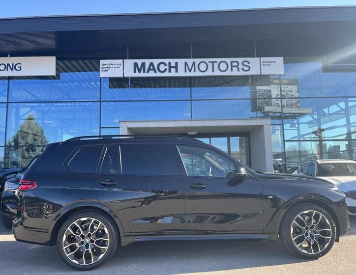 BMW X7 6