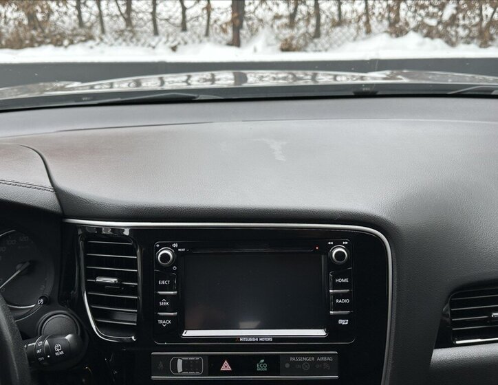 Mitsubishi Outlander SUV 2,0 l 110 kw