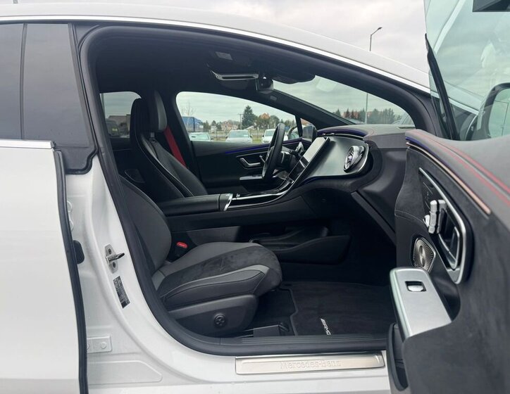 Mercedes-Benz EQE Sedan 0,0 215 kw