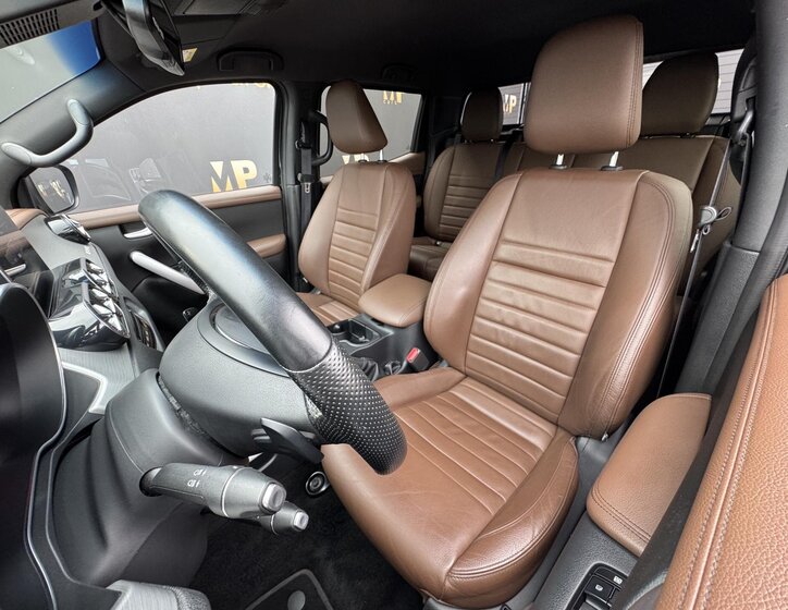 Mercedes-Benz Třídy X 15