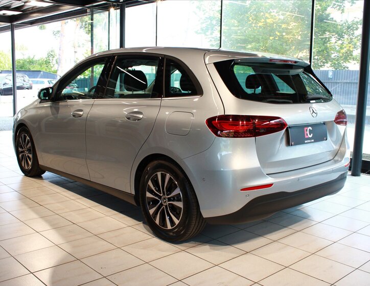 Mercedes-Benz Třídy B Hatchback 1,3 l 100 kw