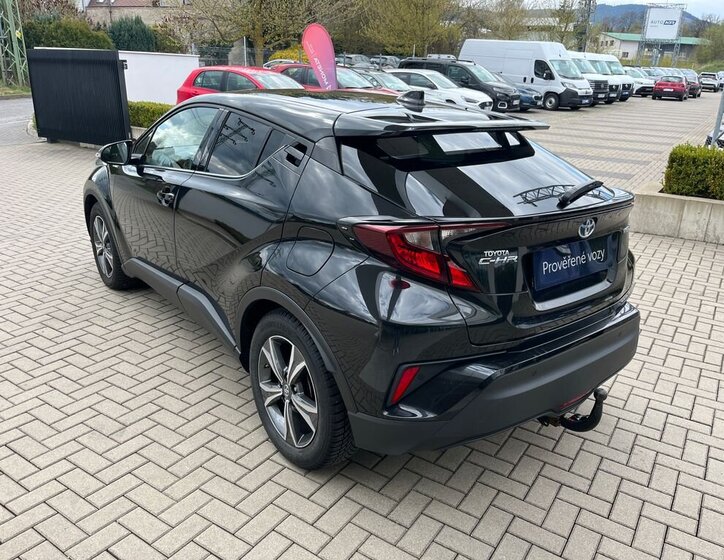 Toyota C-HR SUV / Terénní 1,8 l 72 kw