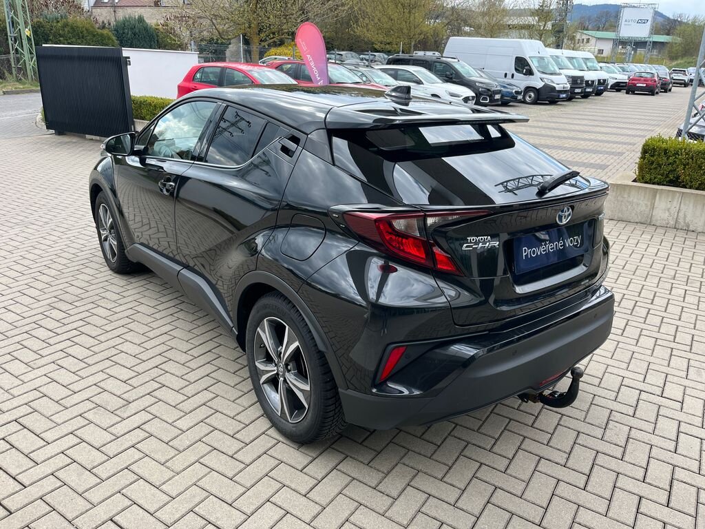 Toyota C-HR SUV / Terénní 1,8 l 72 kw
