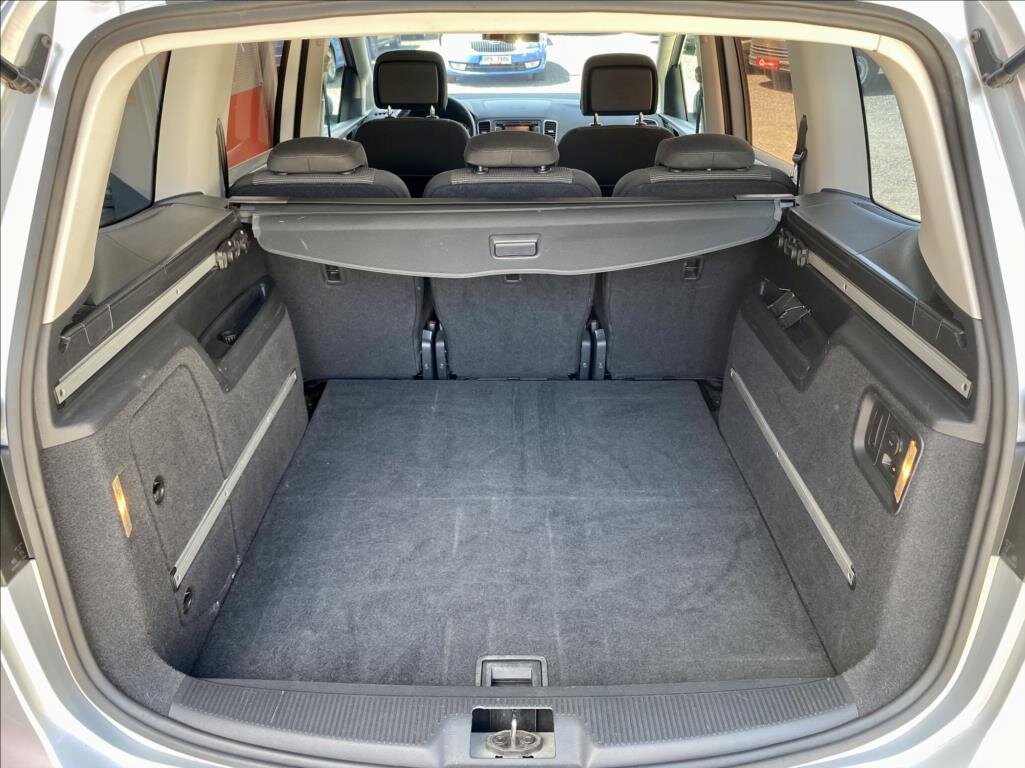 Volkswagen Sharan MPV 2,0 l 103 kw