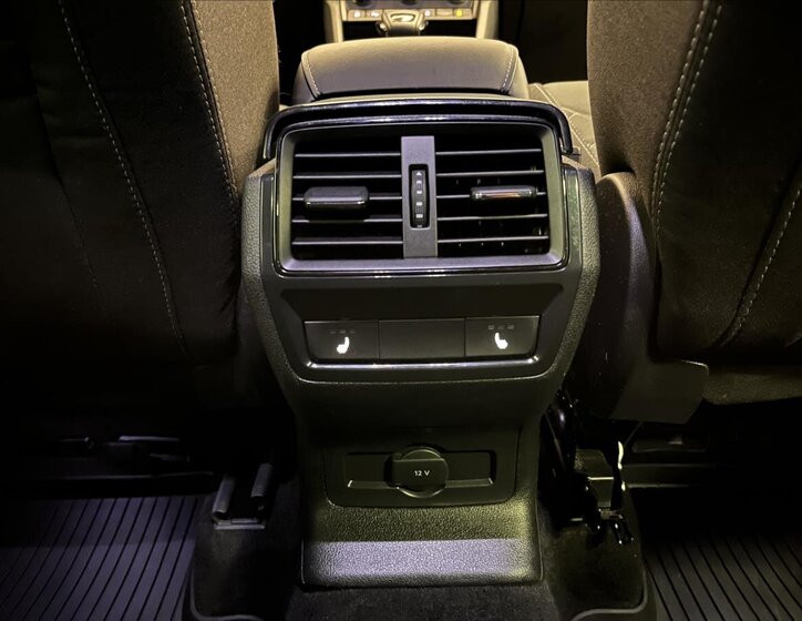 Škoda Karoq SUV 1,5 l 110 kw