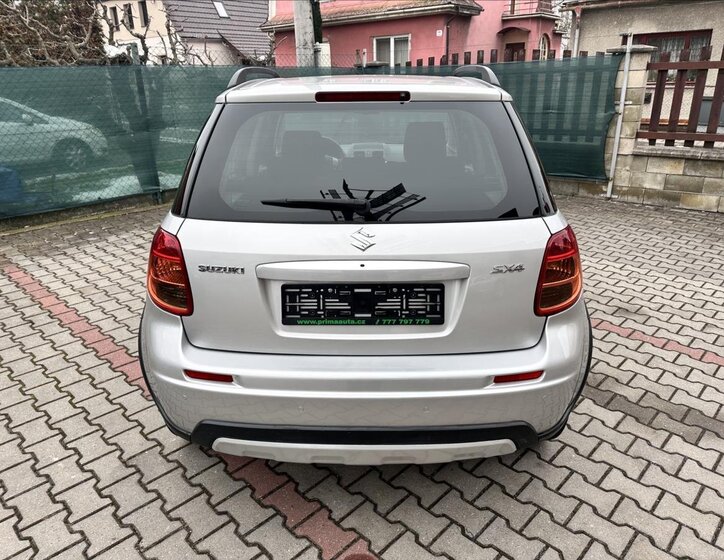 Suzuki SX4 6
