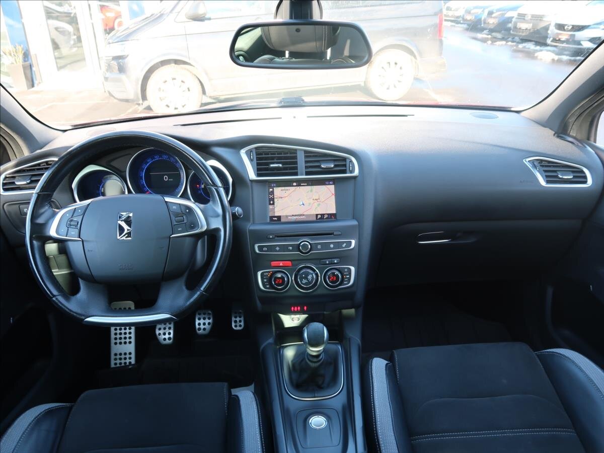 DS Automobiles DS4 Hatchback 1,6 l 88 kw